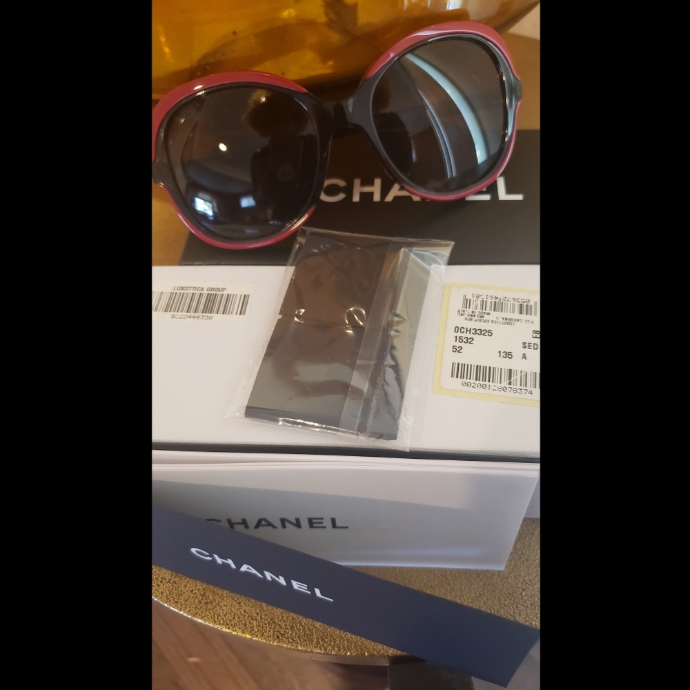 Authentic 💕Chanel Sunglasses - Picture 2 of 5